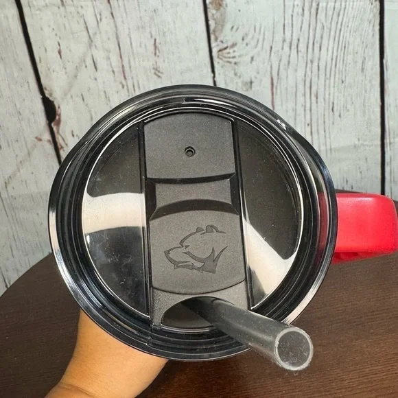 Buc-Ee’s 40 oz water jug tumbler with reusable straw by Yukon Outfitters. New - Picture 3 of 11